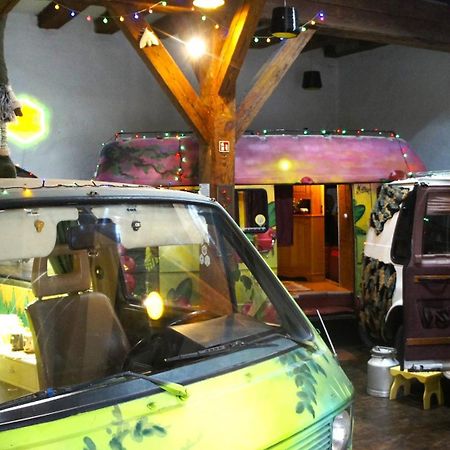 Urban Van Glamping Рига Екстериор снимка