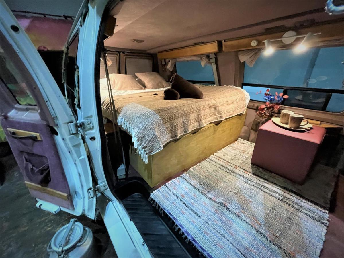 Urban Van Glamping Рига Екстериор снимка