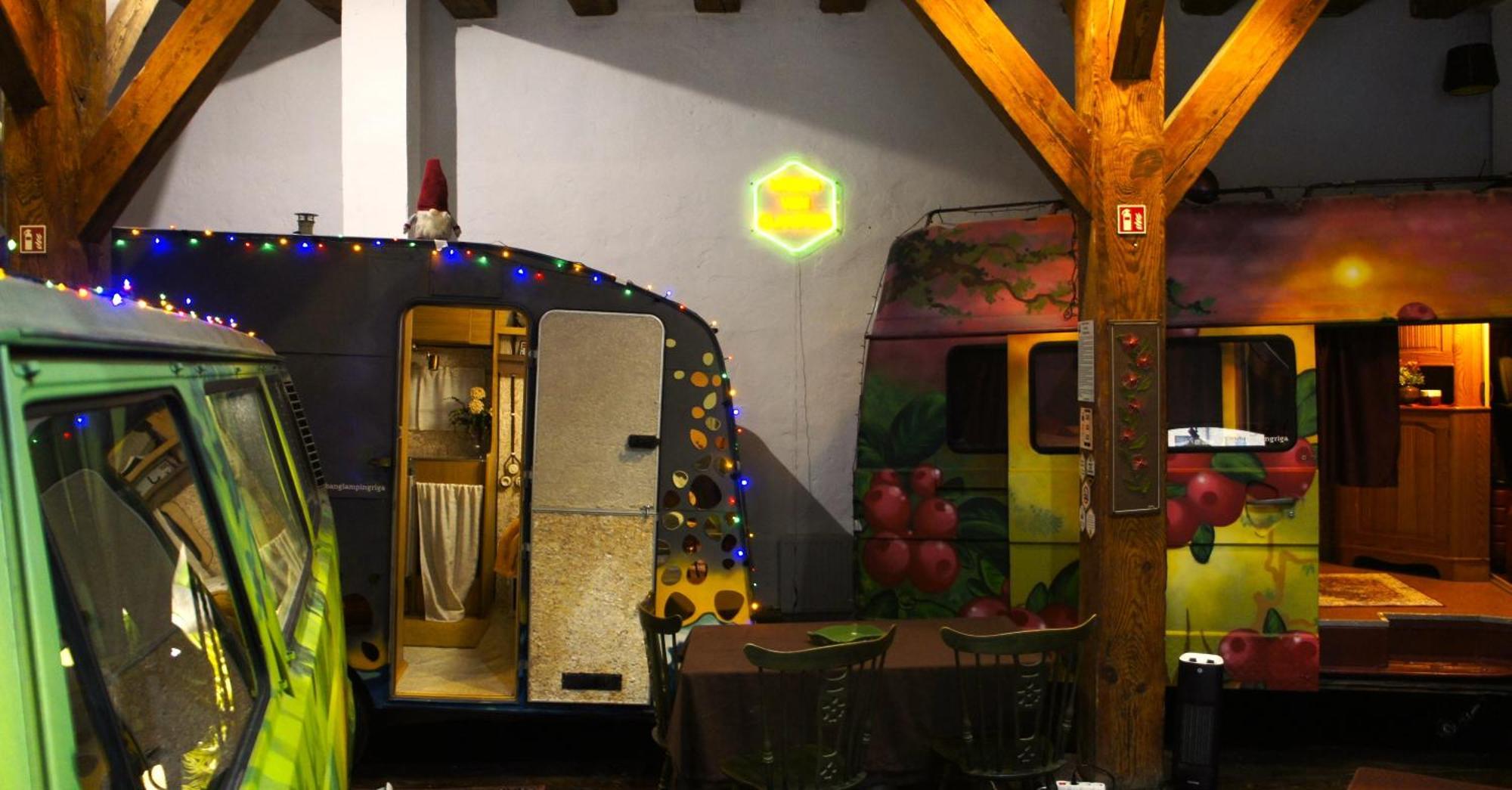 Urban Van Glamping Рига Екстериор снимка