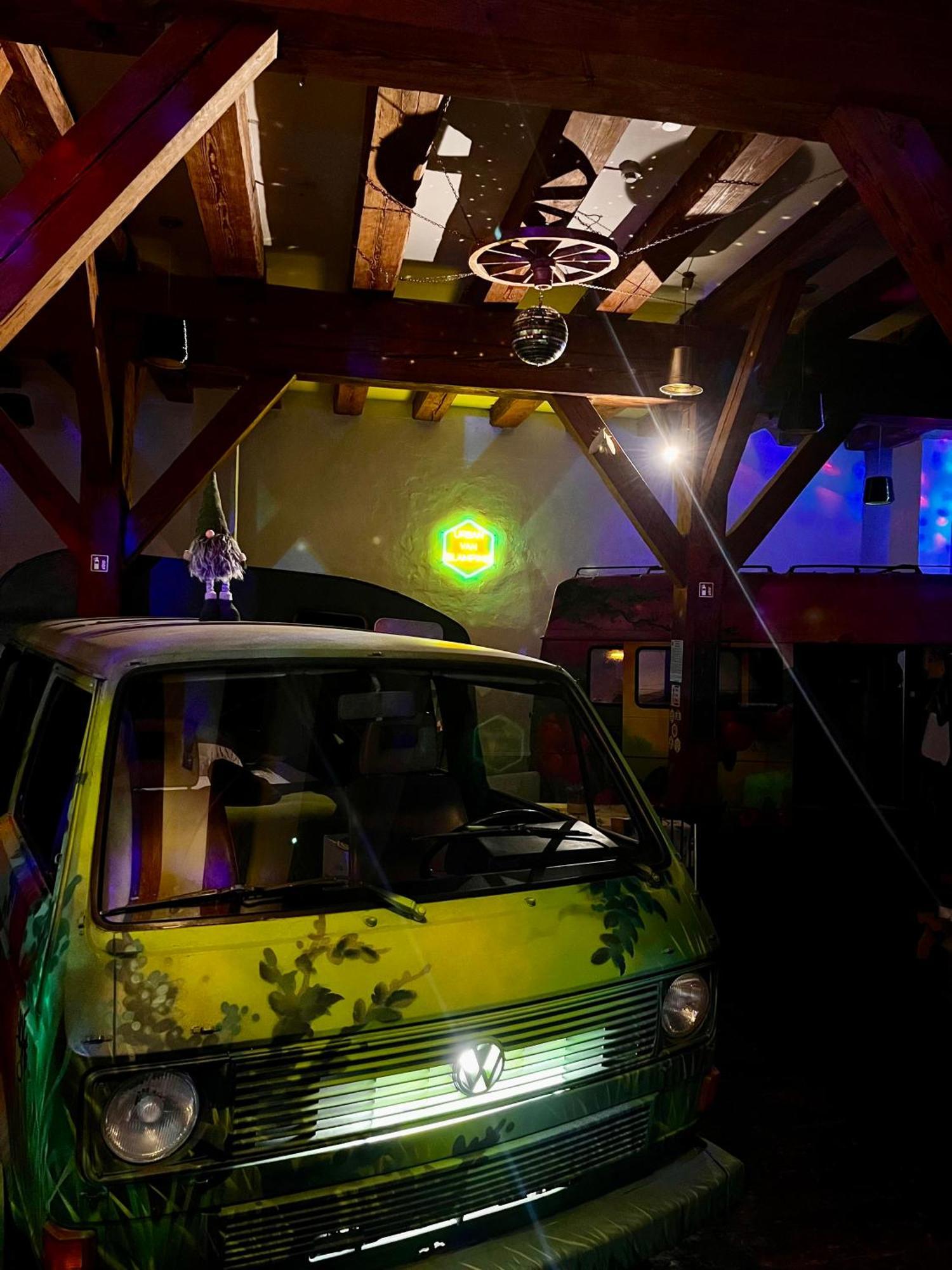 Urban Van Glamping Рига Екстериор снимка