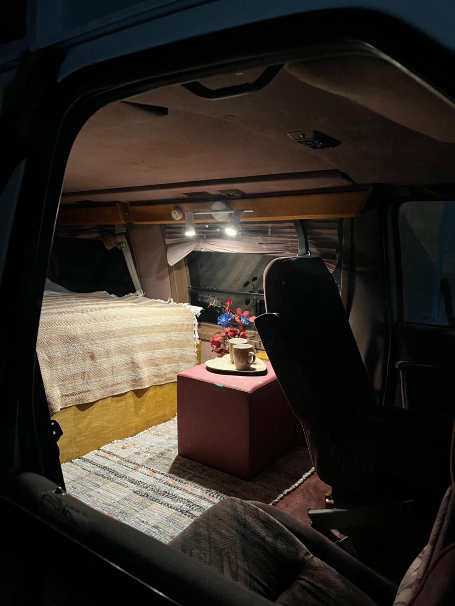 Urban Van Glamping Рига Екстериор снимка