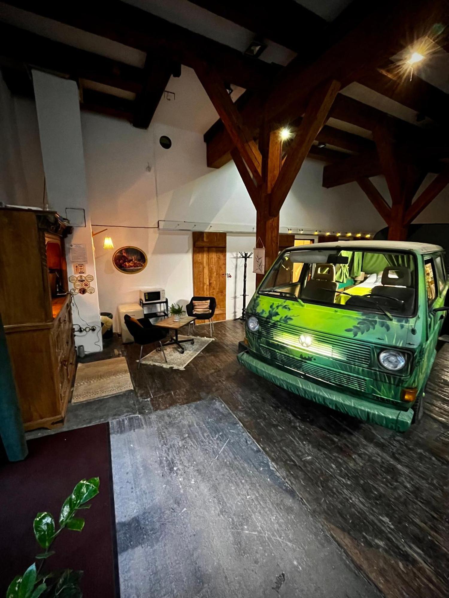 Urban Van Glamping Рига Екстериор снимка