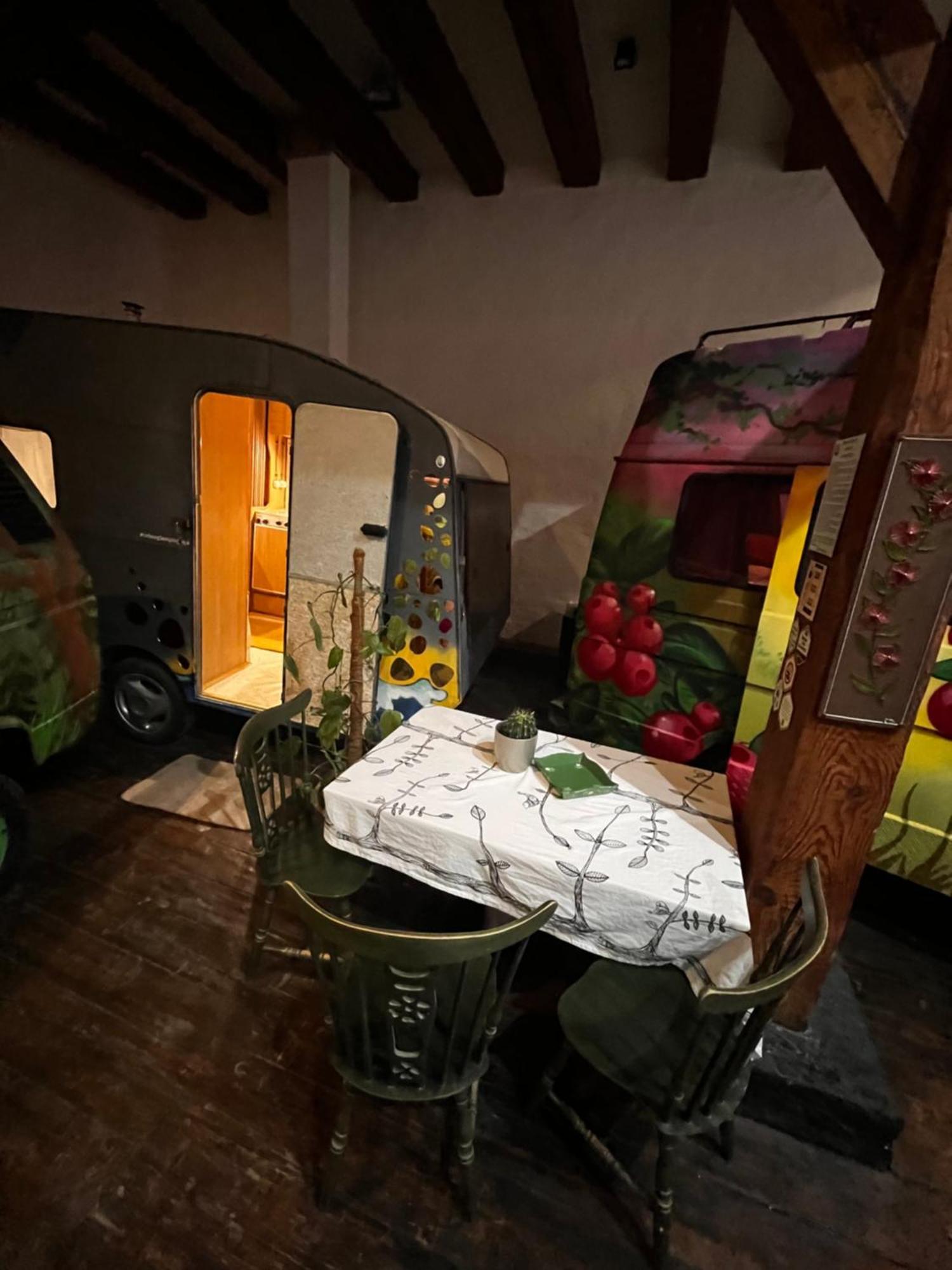 Urban Van Glamping Рига Екстериор снимка
