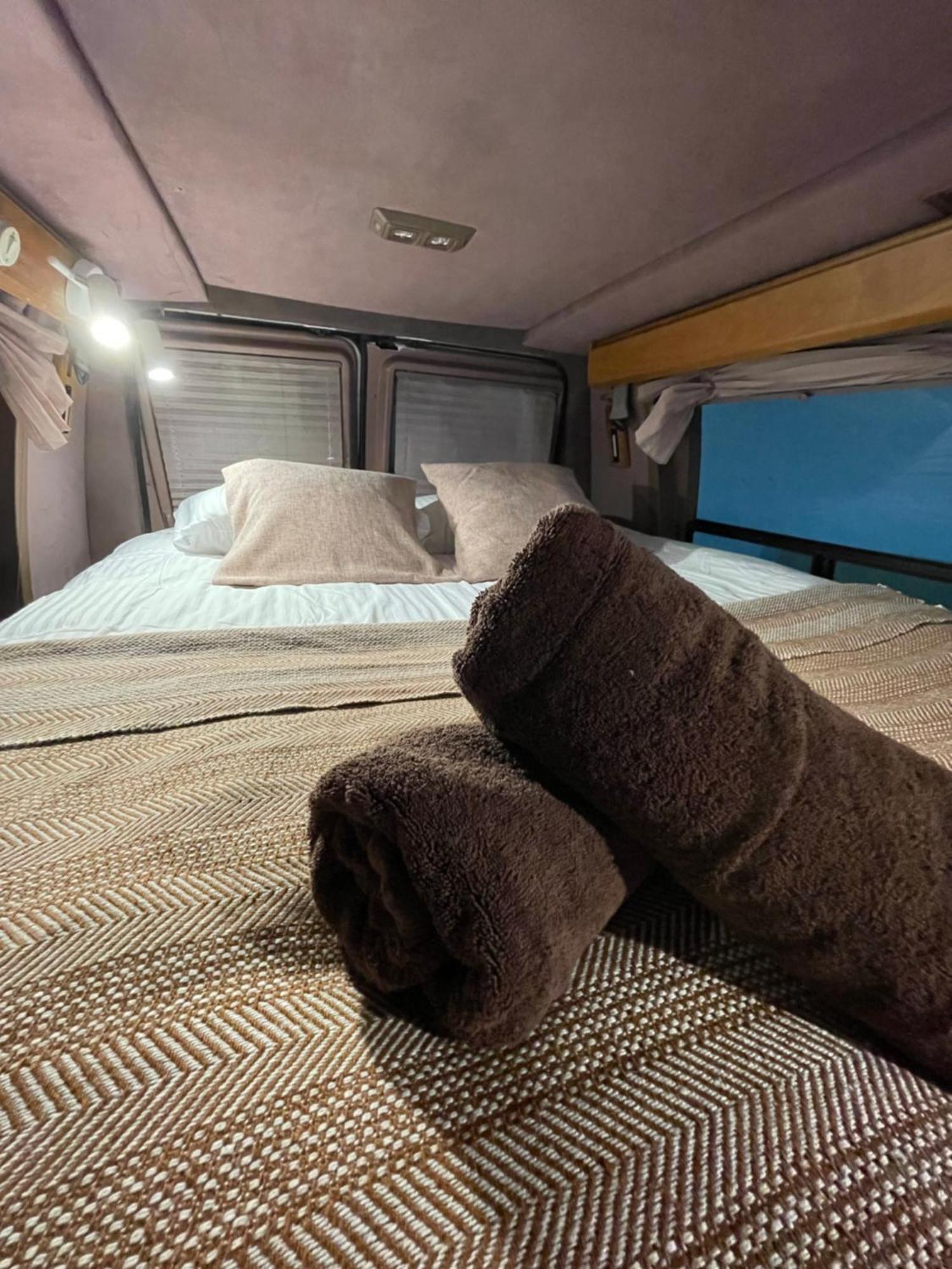 Urban Van Glamping Рига Екстериор снимка