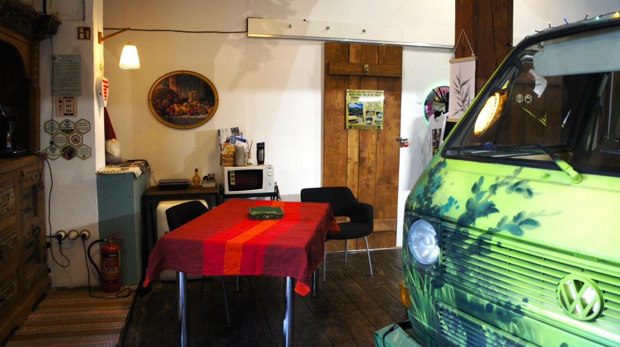 Urban Van Glamping Рига Екстериор снимка